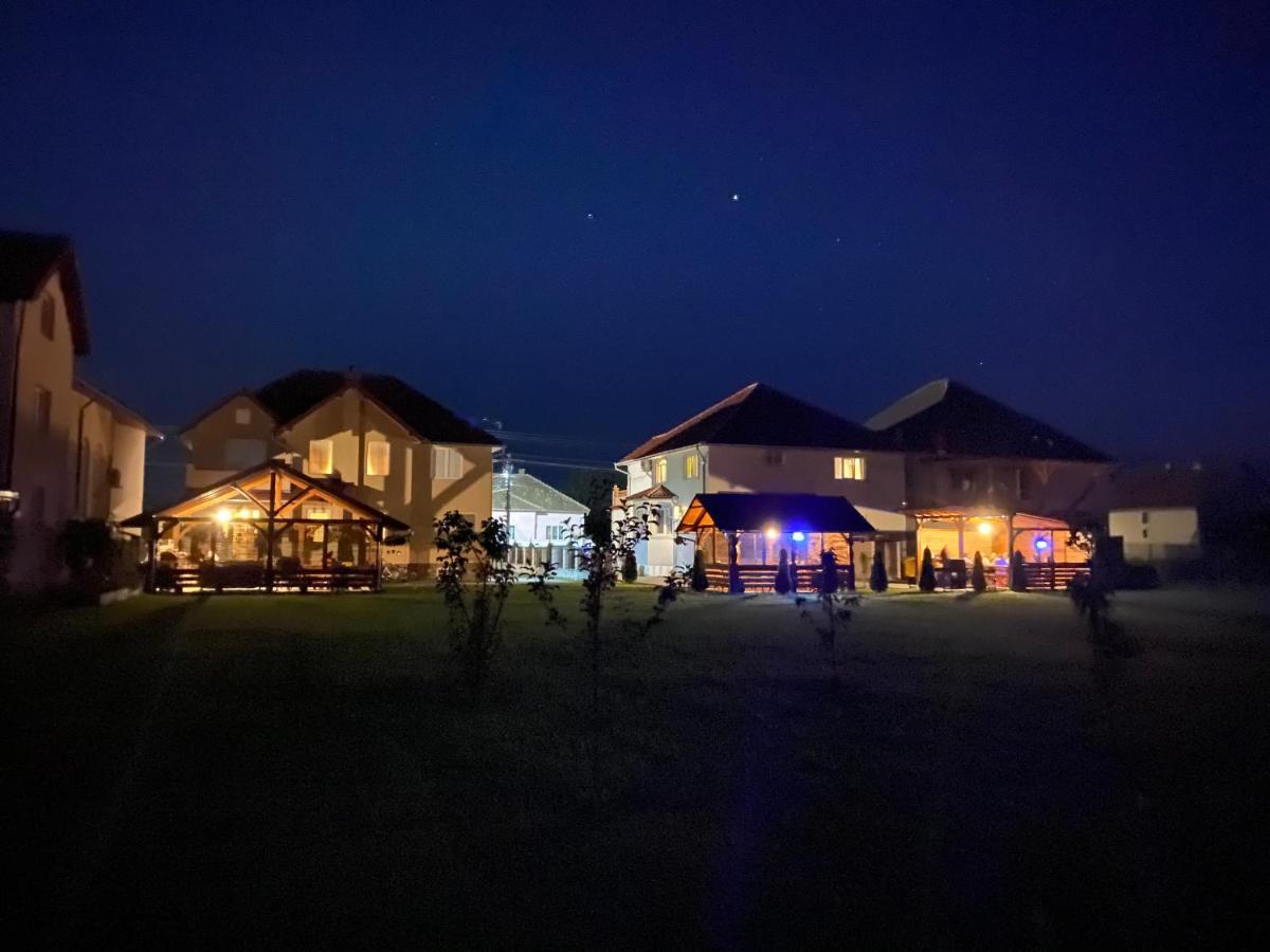 Absolut Residence Hateg Exterior photo